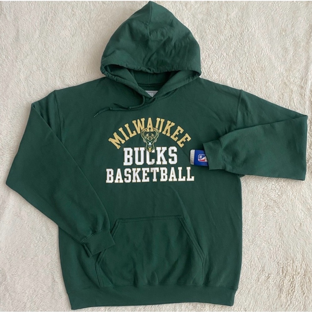 Men’s Milwaukee Bucks Hoodie, Size Large, NWT